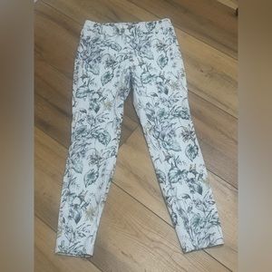 Women’s Tahari size small Tropical style pants Palm trees & birds